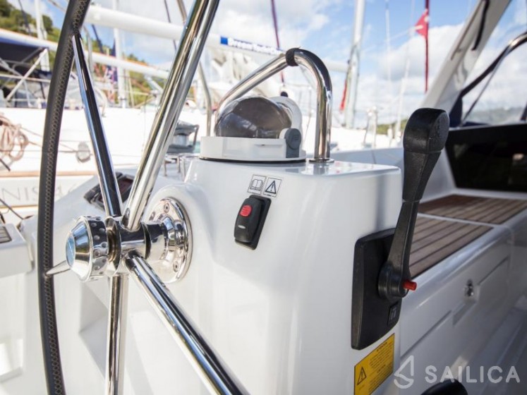 Oceanis 41 - Yacht Charter Sailica