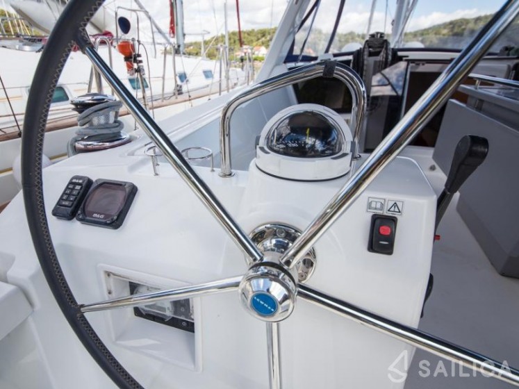 Oceanis 41 - Yacht Charter Sailica