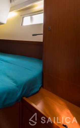 Oceanis 41 - Yacht Charter Sailica