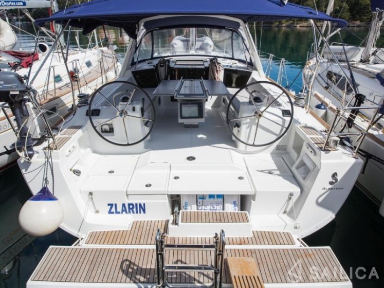 Oceanis 41 - Yacht Charter Sailica