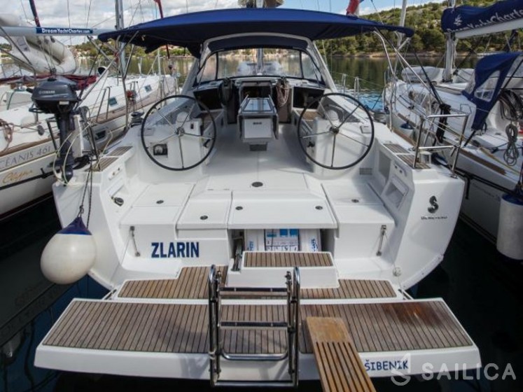 Oceanis 41 - Yacht Charter Sailica