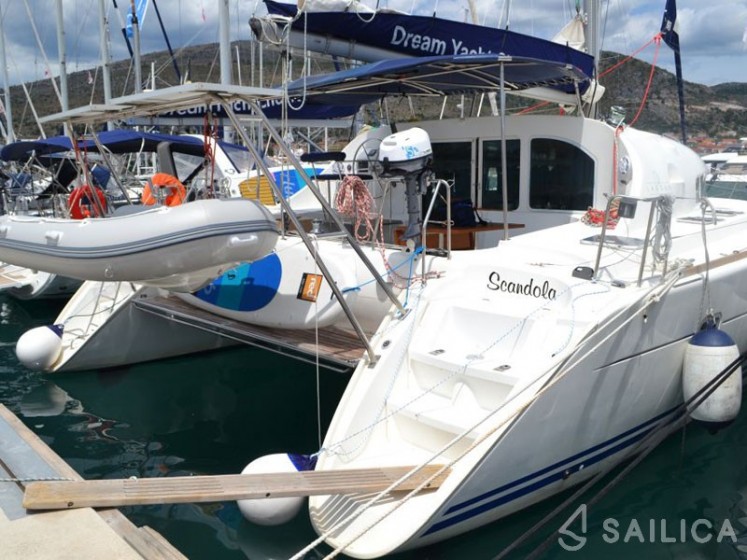 Lagoon 410 S2 - Yacht Charter Sailica