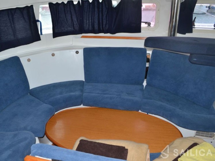 Lagoon 410 S2 - Yacht Charter Sailica