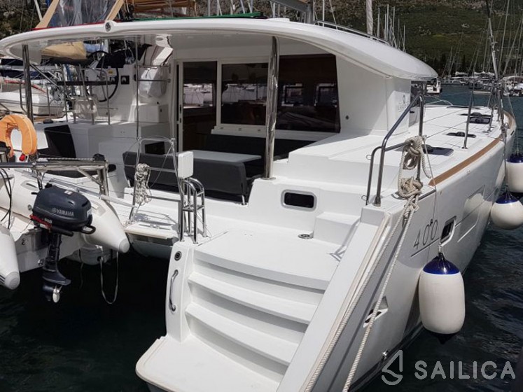 Lagoon 400 S2 - 4 + 2 cab. - Yacht Charter Sailica