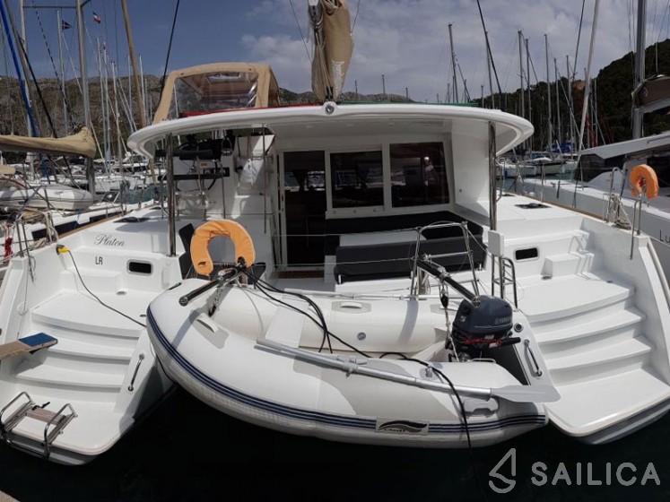 Lagoon 400 S2 - 4 + 2 cab. - Yacht Charter Sailica
