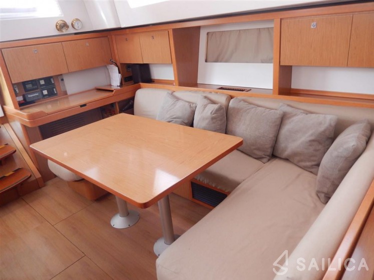 Sense 50 - Yacht Charter Sailica