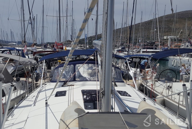 Bavaria 45 Cruiser - Yacht Charter Sailica