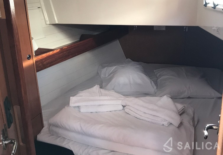Bavaria 45 Cruiser - Yacht Charter Sailica