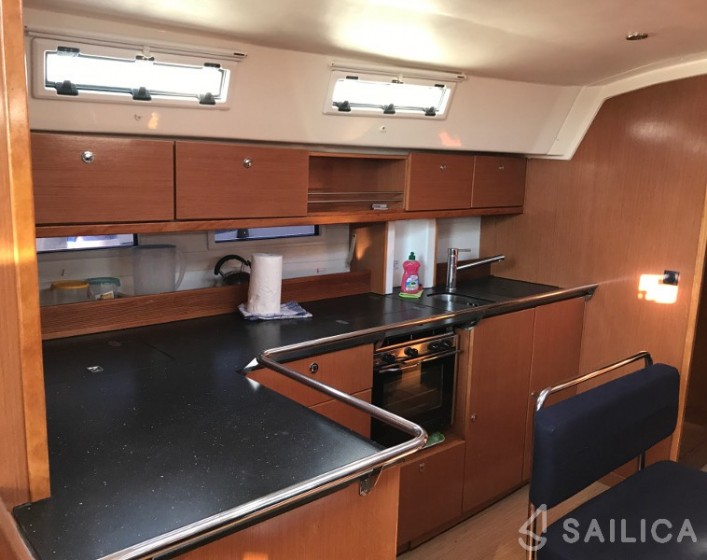 Bavaria 45 Cruiser - Yacht Charter Sailica