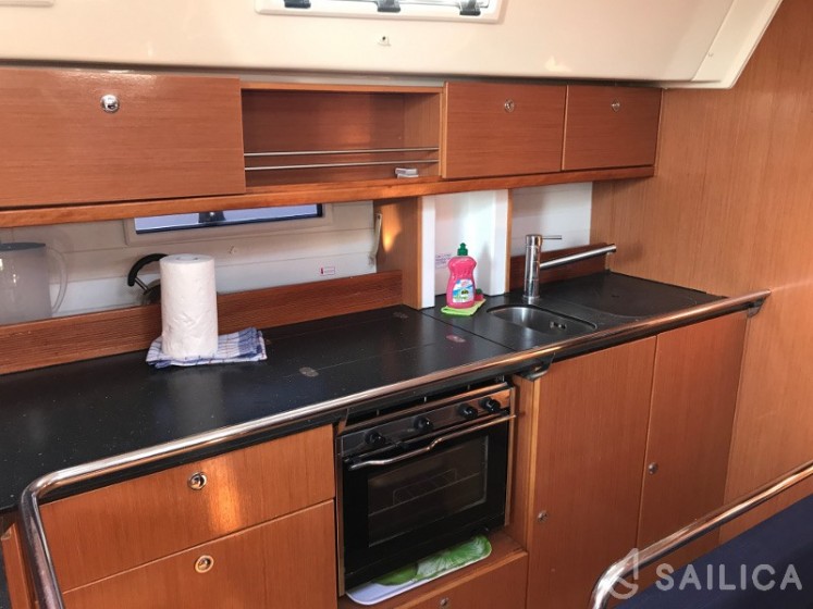 Bavaria 45 Cruiser - Yacht Charter Sailica