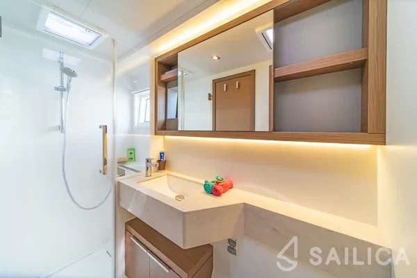 Lagoon 50 - Yacht Charter Sailica