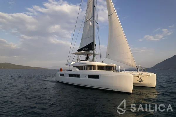 Lagoon 50 - Yacht Charter Sailica