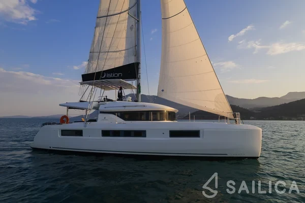 Lagoon 50 - Yacht Charter Sailica