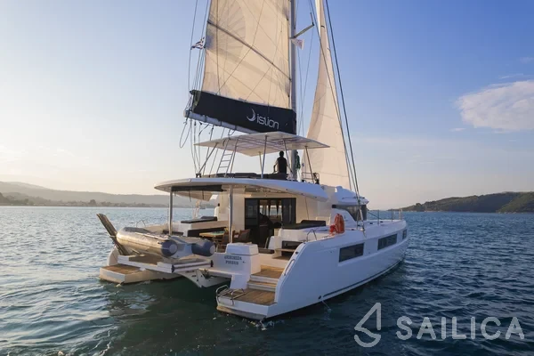 Lagoon 50 - Yacht Charter Sailica