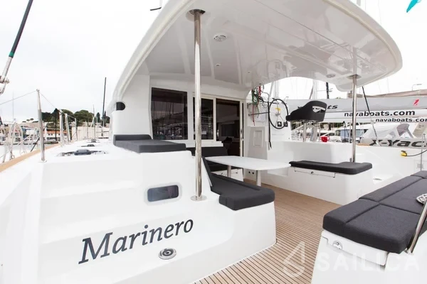Lagoon 40 - Yacht Charter Sailica