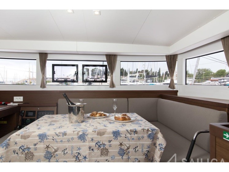 Lagoon 40 - Yacht Charter Sailica