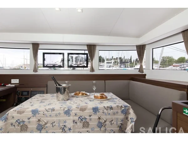Lagoon 40 - Yacht Charter Sailica