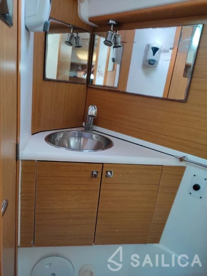 Sun Odyssey 44i - Yacht Charter Sailica