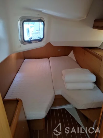 Sun Odyssey 44i - Yacht Charter Sailica