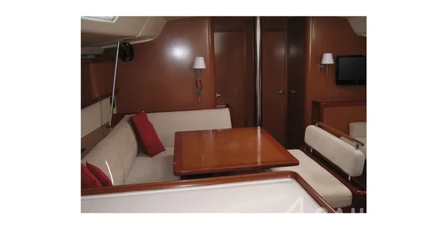 Oceanis 54 - Yacht Charter Sailica