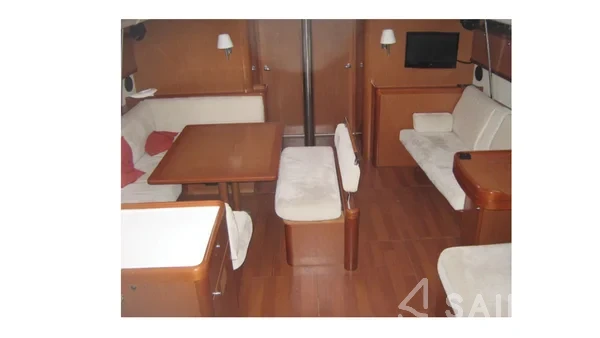 Oceanis 54 - Yacht Charter Sailica