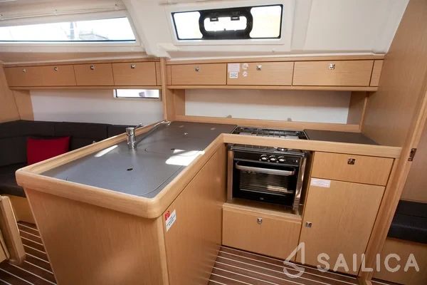 Bavaria 37 Cruiser - Yacht Charter Sailica