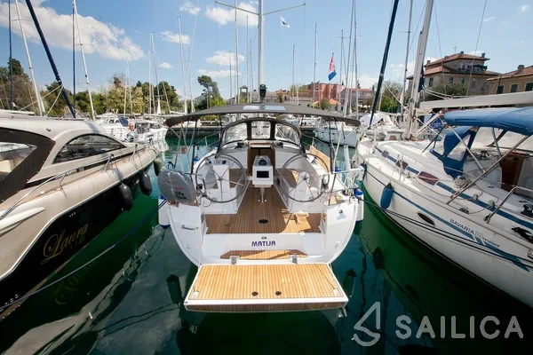 Bavaria 37 Cruiser - Yacht Charter Sailica
