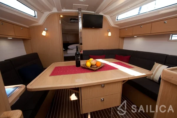 Bavaria 37 Cruiser - Yacht Charter Sailica