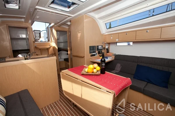 Bavaria 37 Cruiser - Yacht Charter Sailica