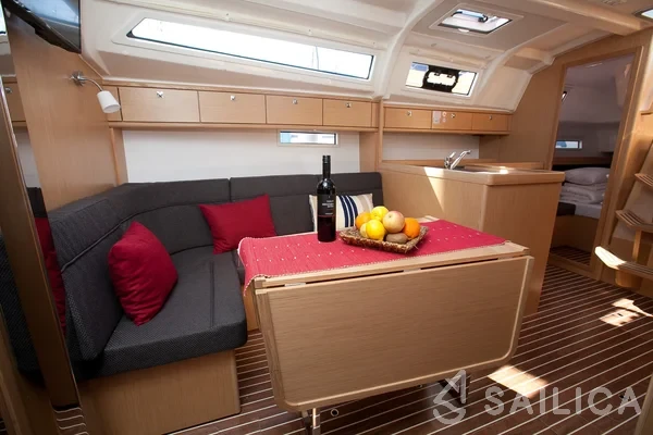 Bavaria 37 Cruiser - Yacht Charter Sailica