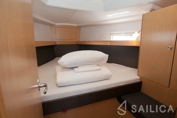 Bavaria 37 Cruiser - Yacht Charter Sailica