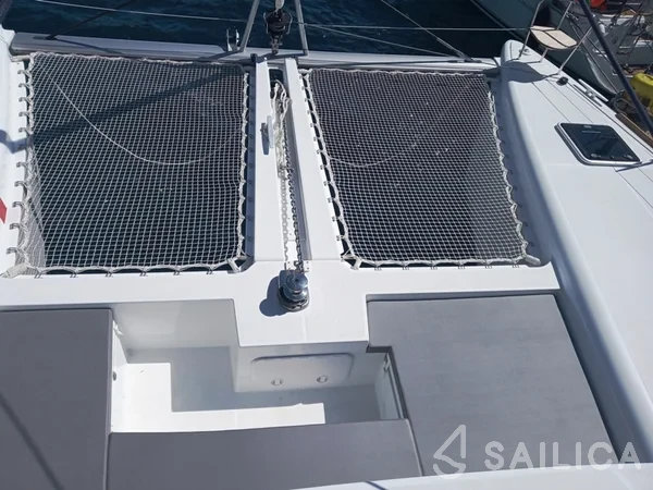 Lagoon 450  Flybridge - Yacht Charter Sailica