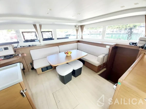 Lagoon 450  Flybridge - Yacht Charter Sailica