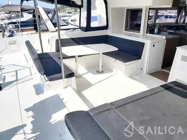Lagoon 450  Flybridge - Yacht Charter Sailica