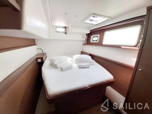 Lagoon 450  Flybridge - Yacht Charter Sailica
