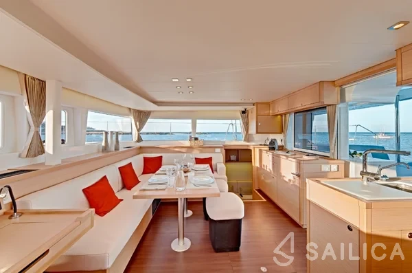 Lagoon 450  Flybridge - Yacht Charter Sailica