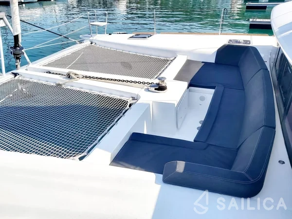 Lagoon 450  Flybridge - Yacht Charter Sailica