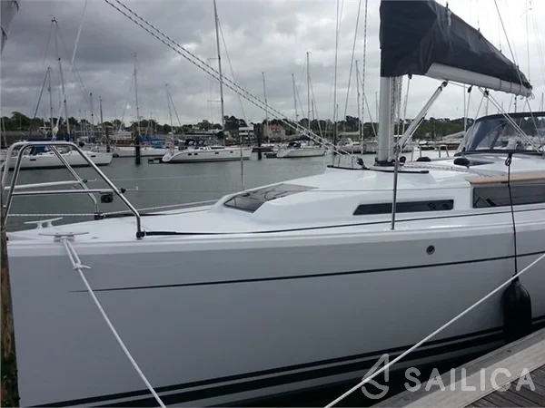 Hanse 345 - Yacht Charter Sailica