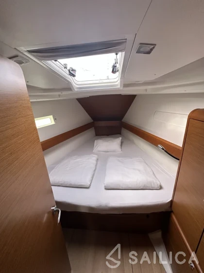 Sun Odyssey 449 - Yacht Charter Sailica