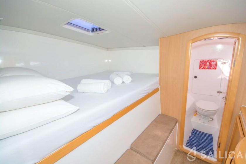 Seawind 1160 - Yacht Charter Sailica