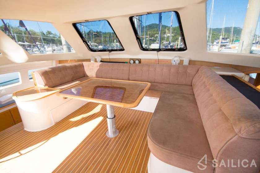 Seawind 1160 - Yacht Charter Sailica