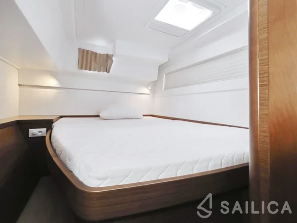 Lagoon 40 - Yacht Charter Sailica