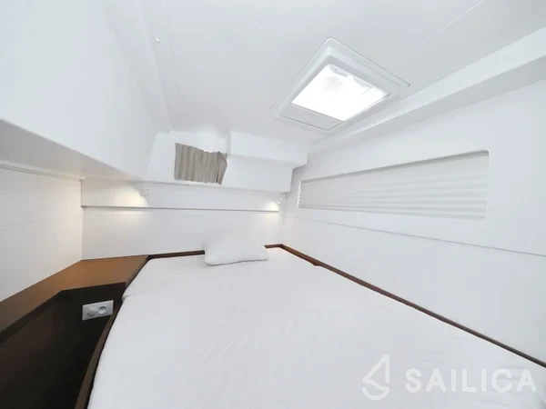 Lagoon 40 - Yacht Charter Sailica
