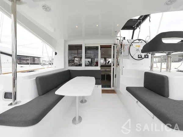 Lagoon 40 - Yacht Charter Sailica