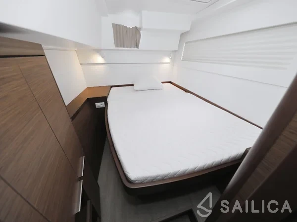Lagoon 40 - Yacht Charter Sailica