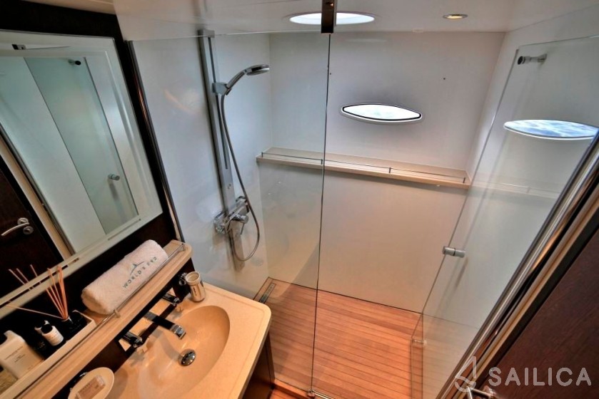 Galathea 65 - Yacht Charter Sailica