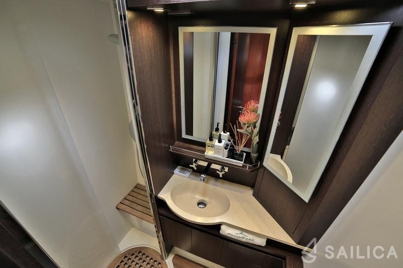 Galathea 65 - Yacht Charter Sailica