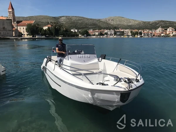 Beneteau Flyer 7.7 - Yacht Charter Sailica