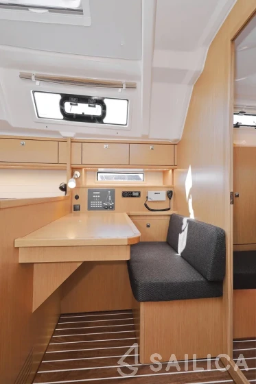 Bavaria 41 Cruiser - Yacht Charter Sailica
