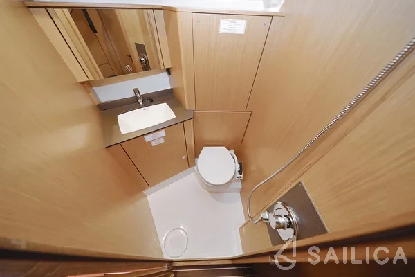 Bavaria 41 Cruiser - Yacht Charter Sailica